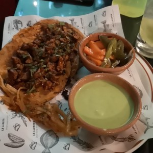 Tacos al pastor con carne adobada