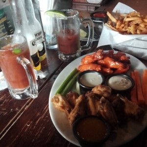 cupón de alitas + cubetazo + papas fritas 