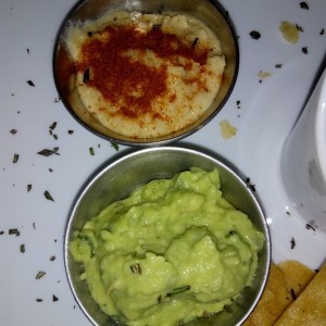 Hummus y Guacamole 