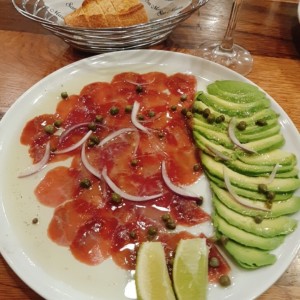 Carpaccio Mixto de Lomito y Aguacate