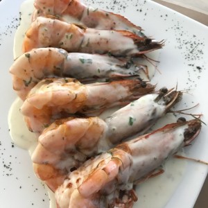 Camarones Los Delfines con salsa de coco