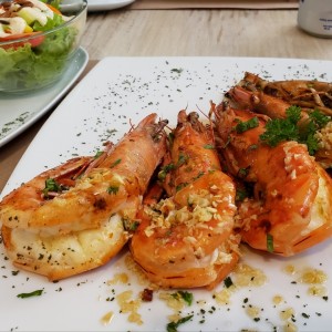 Platos Fuertes - Camarones Delfines