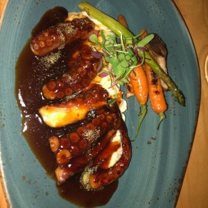 Plancha Nikkei - Pulpo Teriyaki