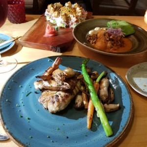 pescado a lo macho y ceviche a los dos aji