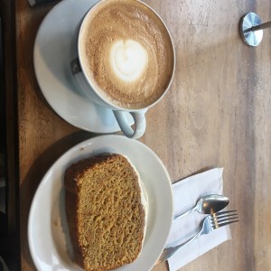 Pound Cake de Zanahoria + Bebida