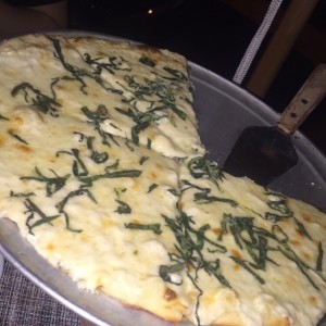 Pizza cuatro quesos