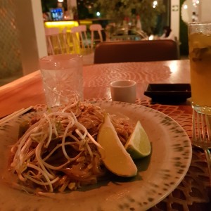 Pad thai de pollo