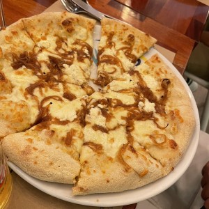 Queso de cabra y cebolla caramelizada