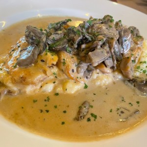 Petto di pollo alla salsa di funghi