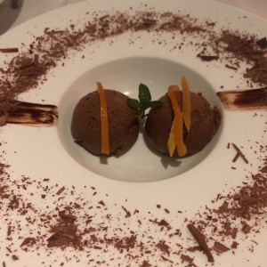 mousse de cacao y naranjas confitadas