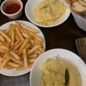 Guarniciones de pure y papas fritas