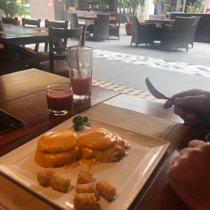benedictinos con hashbrowns