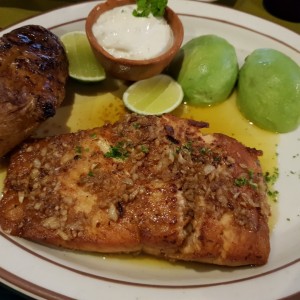 Salmon al ajillo