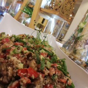 Berenjenas rostizadas con trigo y tahini