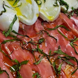 Prosciutto y Mozzarella di Bufala