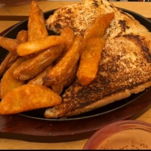 SANDWICHES - MELTED PHILLY CHICKEN
