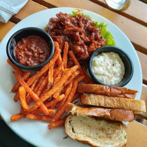 BBQ PULLED PORK PLATE