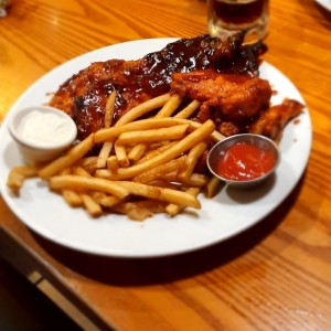 Banquetes Familiares - Ribs & Wings