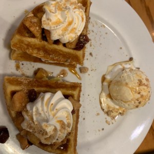 Apple Crispy Bavaria Waffle 