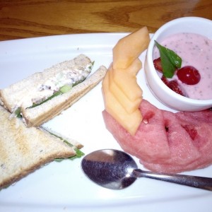 Chicken Sandwich with Almond and Raisins