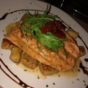 salmon al aglio