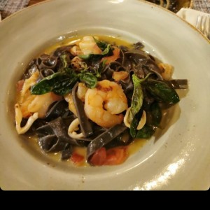 Pastas - Linguini Carbonara Zafferan