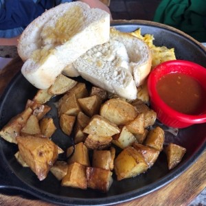 Huevos con papas 