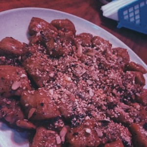 Gnoccis con rabo guisado