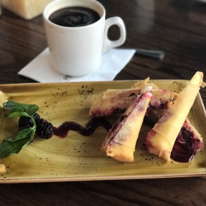 Postre relleno de cheesecake delicioso!