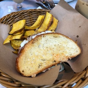 Brioche Lunch - Brioche Tres Quesos