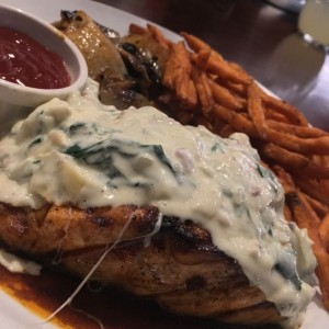 salmon a la Creeme con papas camotes 