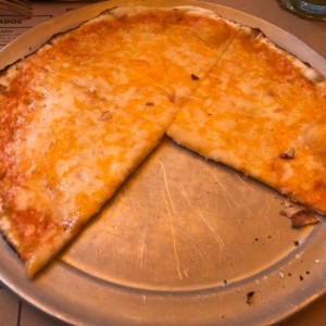 Pizza personal 4 quesos