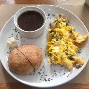 BIEN CONTENTOS - Desayuno del Mercadito