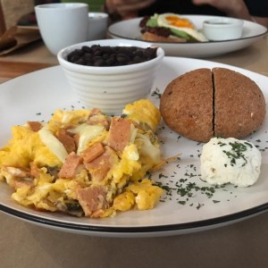 BIEN CONTENTOS - Desayuno del Mercadito