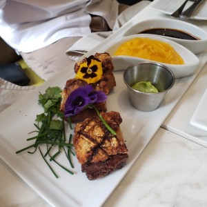 Platos Fuertes - Pork belly, Chardonnay