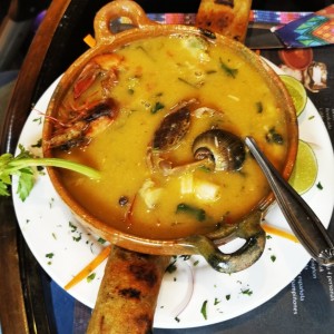 Caldo de mariscos