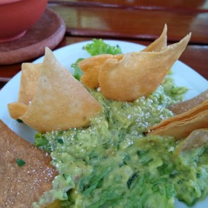 Nachos con guacamole