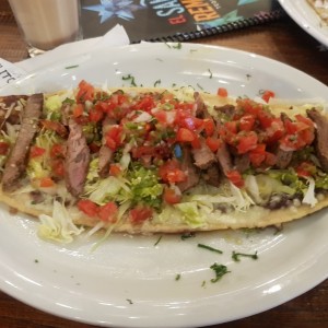 Guarache de carne asada