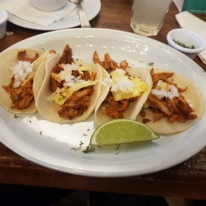 Tacos de cochinita pibil