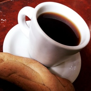 café y champurrada cortesía de la casa.