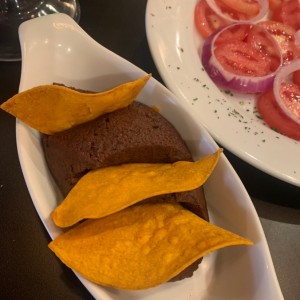 Frijoles y ensalada mixta 