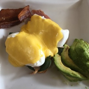 Huevos Benedictinos