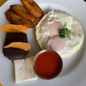 Guatemalteco (frijoles volteados)