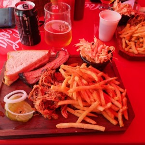 Plates - 2 carnes 1/3 Lb.