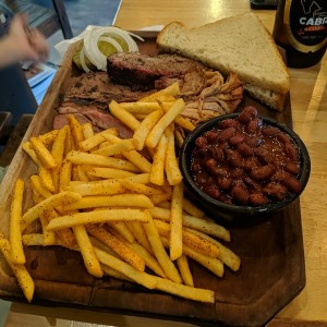 Plates - 3 carnes 1/2 Lb.