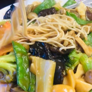 Chow Mein vegetariano 