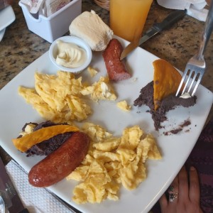 Huevos, Frijol, Nachos