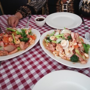 Chao mein mixto