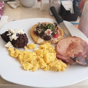 desayuno de la finca