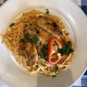 LINGUINE ALFREDO CON CHIPOTLE